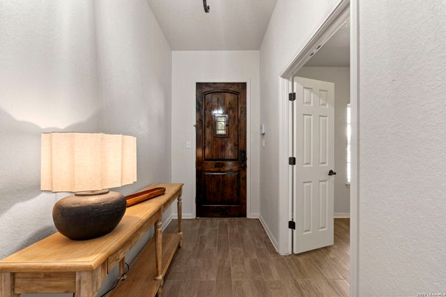 221 Ludwig Dr, Boerne, TX 78006