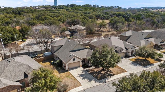 221 Ludwig Dr, Boerne, TX 78006