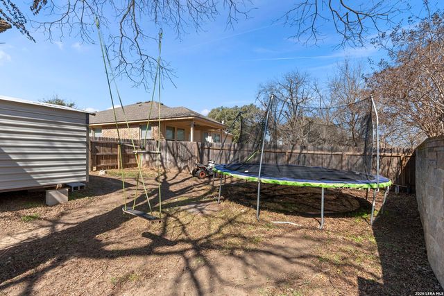221 Ludwig Dr, Boerne, TX 78006