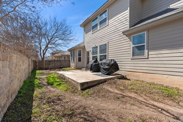 221 Ludwig Dr, Boerne, TX 78006