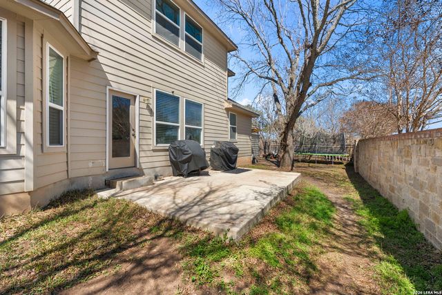 221 Ludwig Dr, Boerne, TX 78006