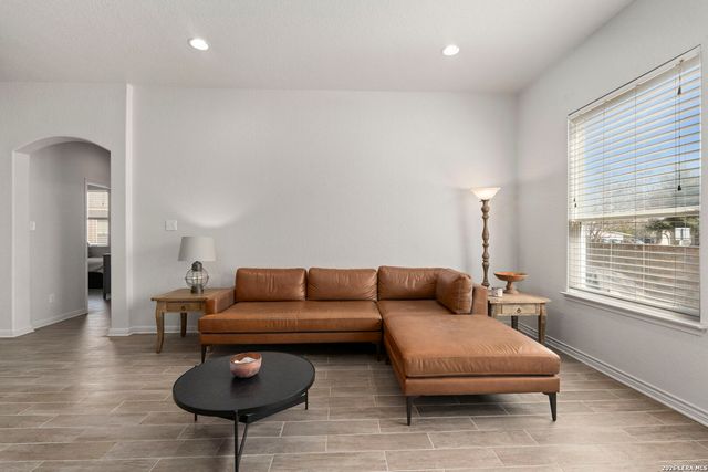 221 Ludwig Dr, Boerne, TX 78006