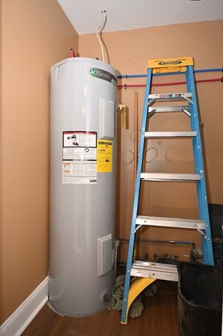 1102 Wilhelm Avenue, South Park, PA 15236