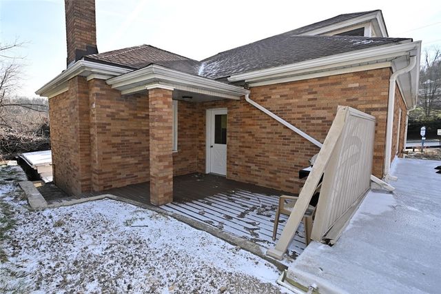 1102 Wilhelm Avenue, South Park, PA 15236