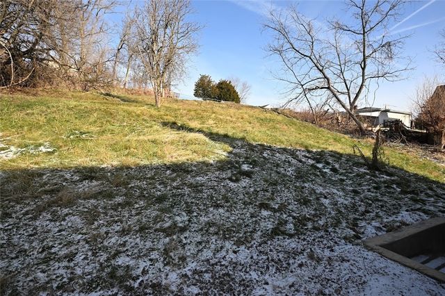 1102 Wilhelm Avenue, South Park, PA 15236