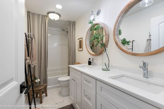 685 Milton Drive, Naperville, IL 60563