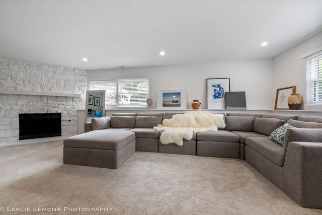 685 Milton Drive, Naperville, IL 60563