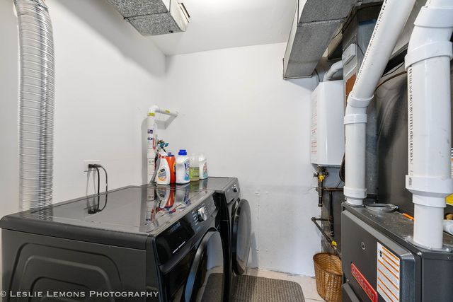 685 Milton Drive, Naperville, IL 60563