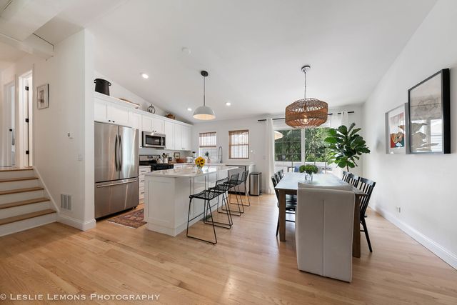 685 Milton Drive, Naperville, IL 60563