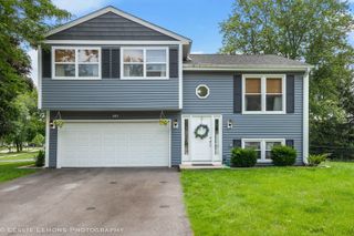 685 Milton Drive, Naperville, IL 60563