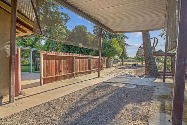 30955 Tower Road, Visalia, CA 93292