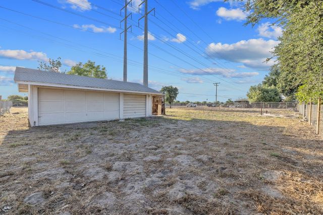 30955 Tower Road, Visalia, CA 93292