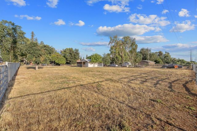 30955 Tower Road, Visalia, CA 93292