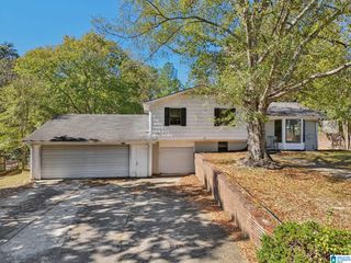 8400 COUNTRY CIRCLE, Pinson, AL 35126