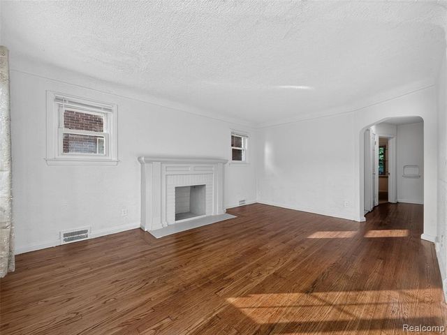 5566 Lakepointe Street, Detroit, MI 48224