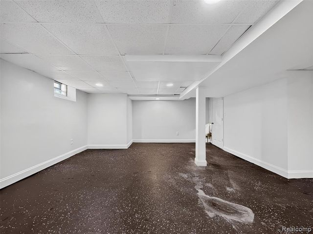 5566 Lakepointe Street, Detroit, MI 48224