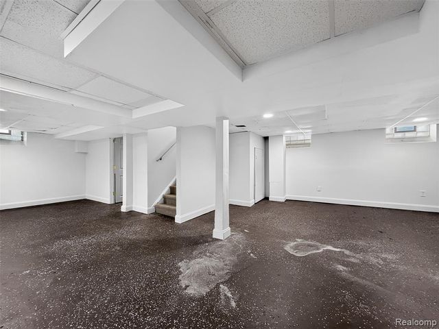 5566 Lakepointe Street, Detroit, MI 48224