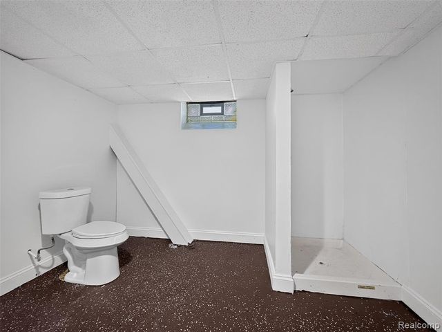 5566 Lakepointe Street, Detroit, MI 48224