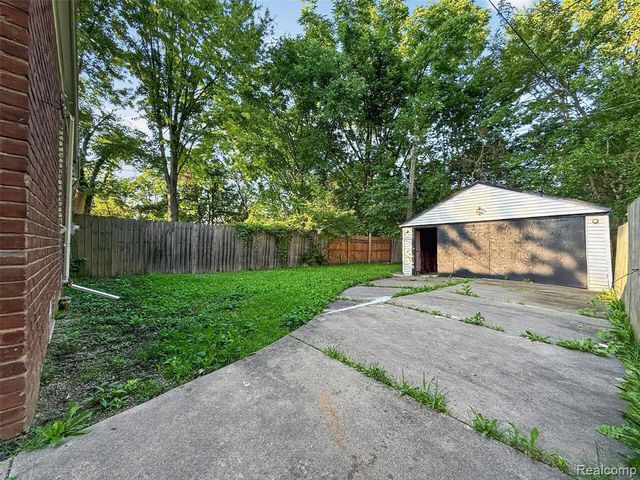 5566 Lakepointe Street, Detroit, MI 48224