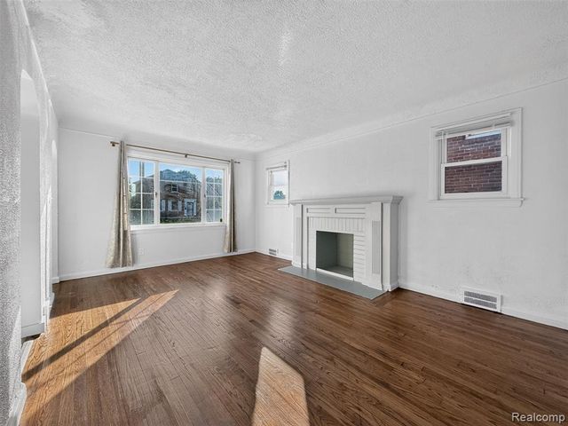 5566 Lakepointe Street, Detroit, MI 48224