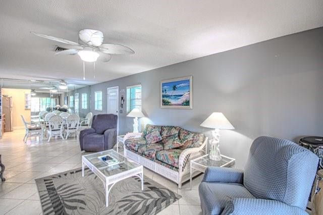 606 Hummingbird Lane 606, Delray Beach, FL 33445