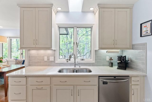 101 Oakmont Court, Lynchburg, VA 24503