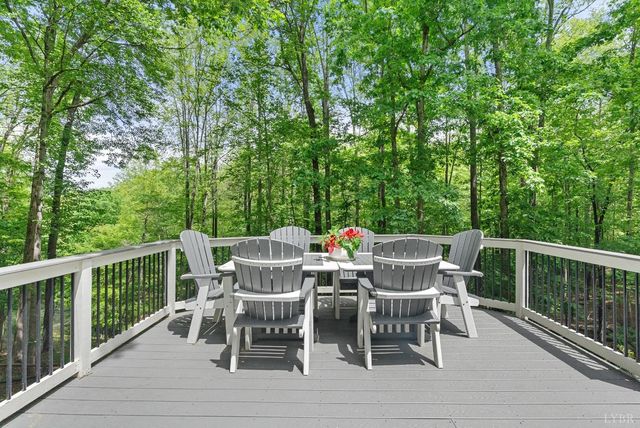 101 Oakmont Court, Lynchburg, VA 24503