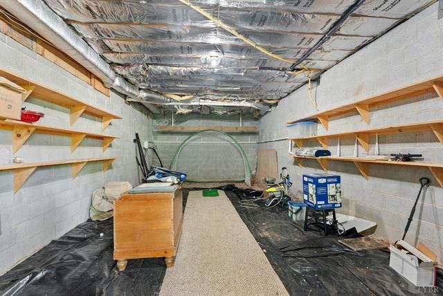 101 Oakmont Court, Lynchburg, VA 24503