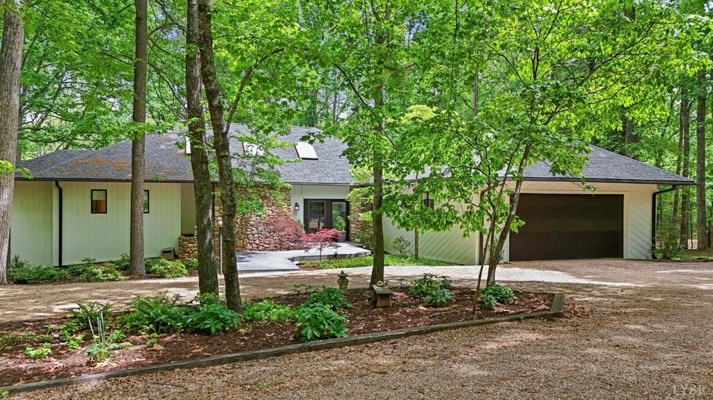 101 Oakmont Court, Lynchburg, VA 24503
