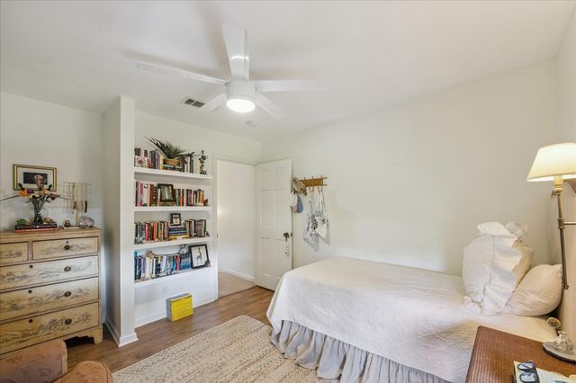 1802 Hickory Lane, Brenham, TX 77833