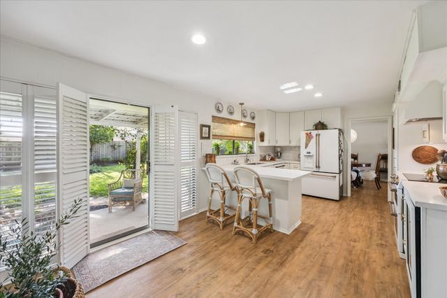 1802 Hickory Lane, Brenham, TX 77833
