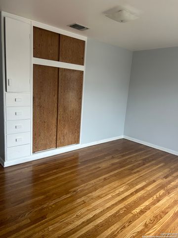 215 Tansyl, San Antonio, TX 78213