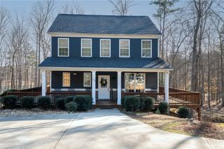 1120 Bay Drive, Fair Play, SC 29643