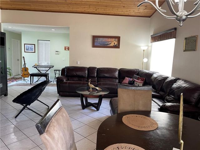 1231 SW 112th Avenue, Pembroke Pines, FL 33025