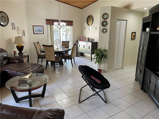 1231 SW 112th Avenue, Pembroke Pines, FL 33025