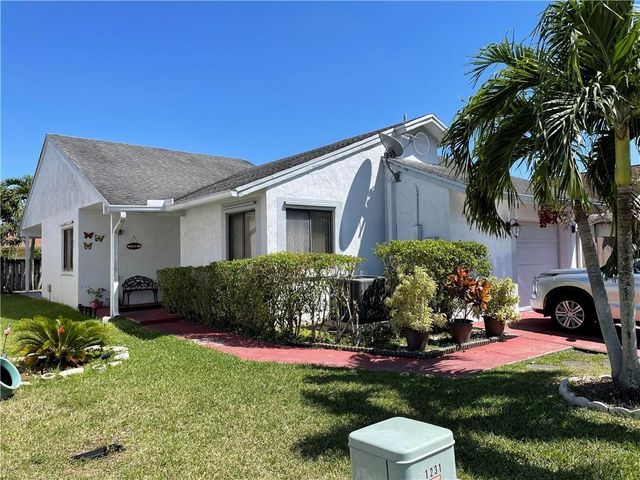 1231 SW 112th Avenue, Pembroke Pines, FL 33025