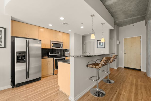 415 Church St Apt 2608, Nashville, TN 37219