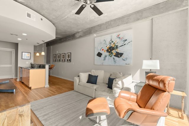415 Church St Apt 2608, Nashville, TN 37219