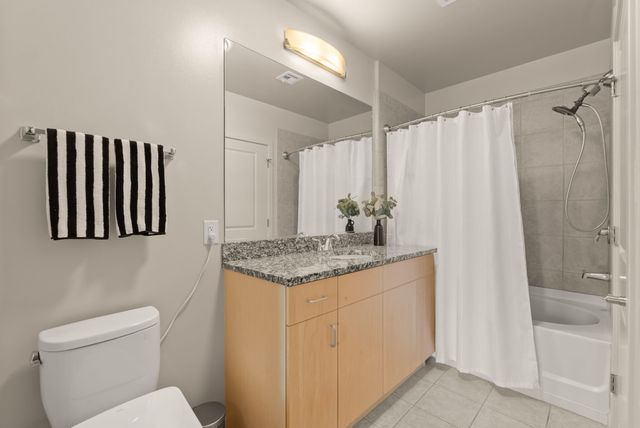415 Church St Apt 2608, Nashville, TN 37219