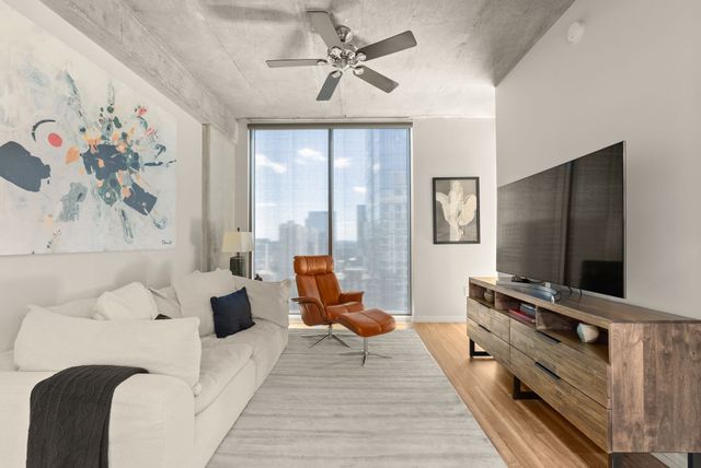415 Church St Apt 2608, Nashville, TN 37219
