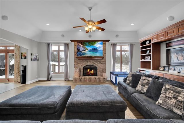 10N749 Highland Trail, Hampshire, IL 60140