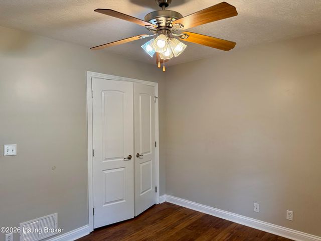 440 Stoney Ln, Taylorsville, KY 40071