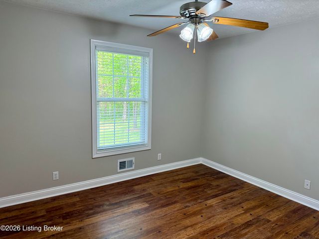 440 Stoney Ln, Taylorsville, KY 40071