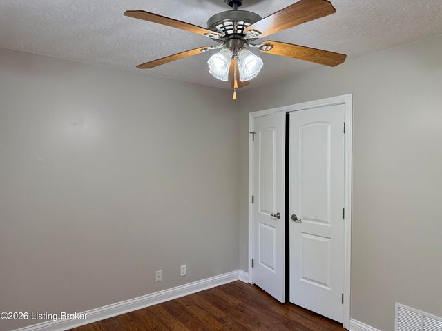 440 Stoney Ln, Taylorsville, KY 40071