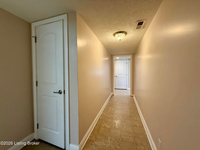 440 Stoney Ln, Taylorsville, KY 40071