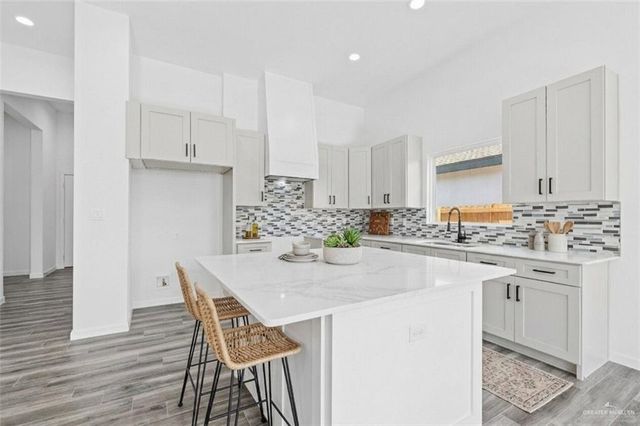 6108 N Rayo Del Sol Street, Edinburg, TX 78542