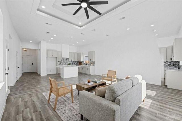 6108 N Rayo Del Sol Street, Edinburg, TX 78542