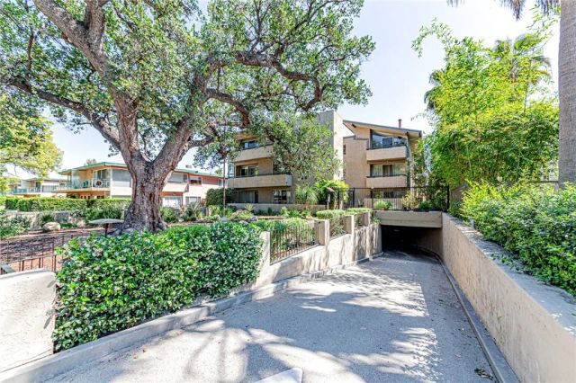 960 SAN PASQUAL Street, Pasadena, CA 91106