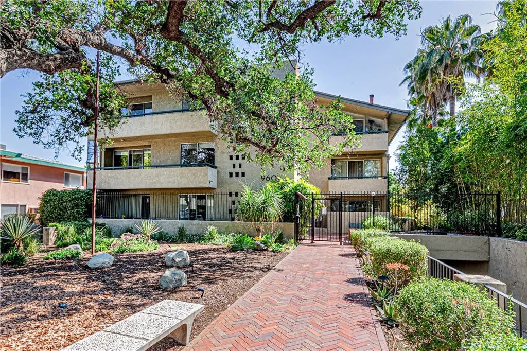 960 SAN PASQUAL Street, Pasadena, CA 91106
