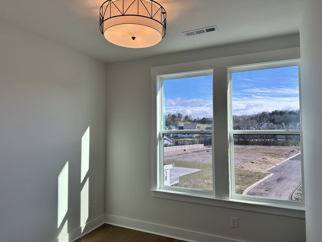 2068 Conductor Ln, Thompsons Station, TN 37179